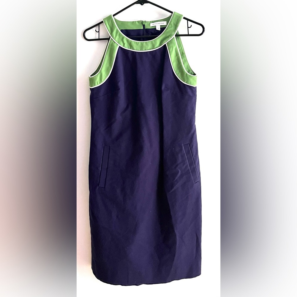 Women’s Banana Republic size 4 sleeveless cotton dress.